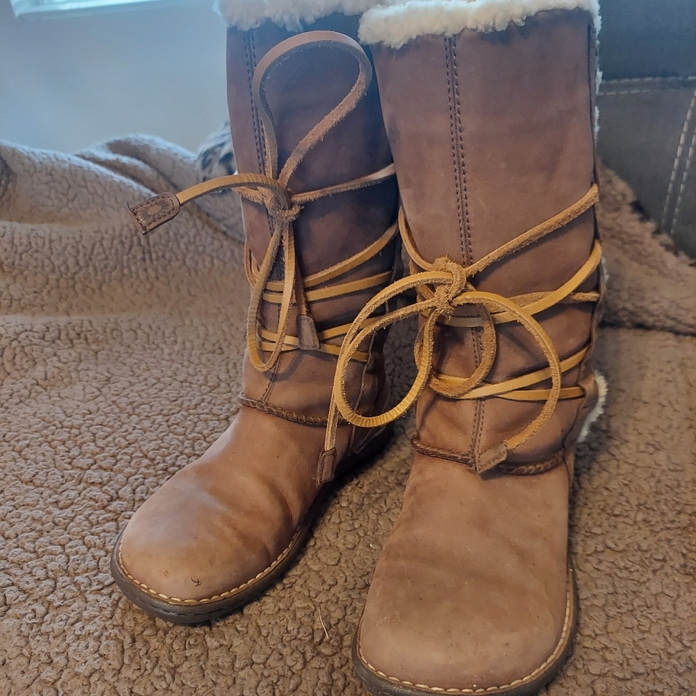 Boots - Picture 4 of 7
